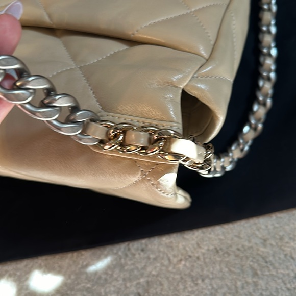 Chanel 19 22C Beige Small Flap - Full Set - Picture 7 of 10